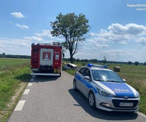 Tragedia na drodze. 36-latek zjechał z drogi i uderzył w drzewo. Mężczyzna nie żyje