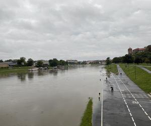 Wisła w Krakowie przekroczyła stan ostrzegawczy! Pogotowie przeciwpowodziowe w mieście