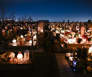 1 listopada na Cmentarzu Łostowickim w Gdańsku. Tak wygląda w dniu Wszystkich Świętych