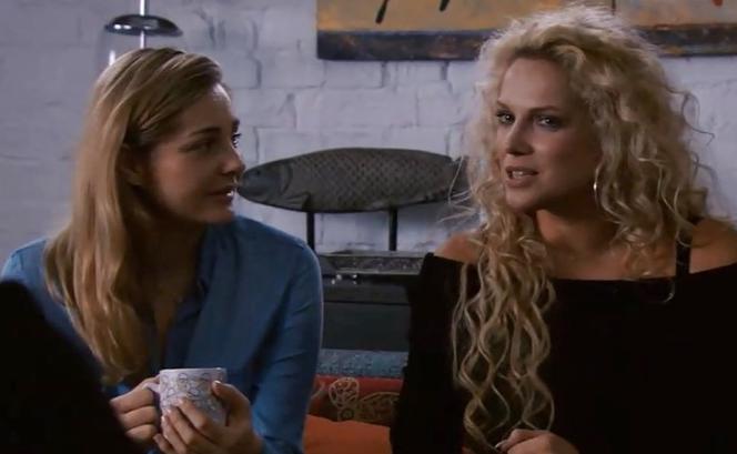 Przyjaciółki odcinek 107, Inga (Małgorzata Socha), Patrycja (Joanna Liszowska)