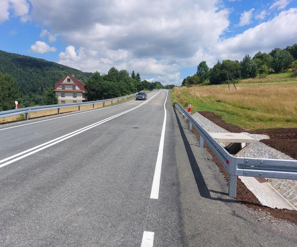 Tak wygląda nowa część DK 28 w Kasinie Wielkiej, po naprawie
