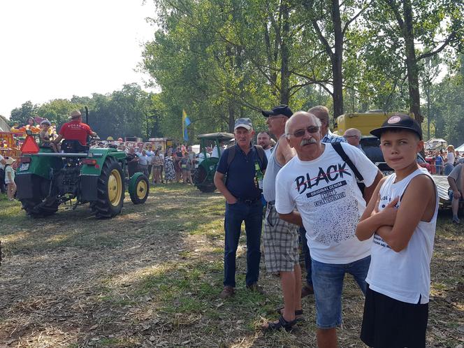 Festiwal starych ciągników w Wilkowicach. Setki maszyn, tysiące widzów i upał