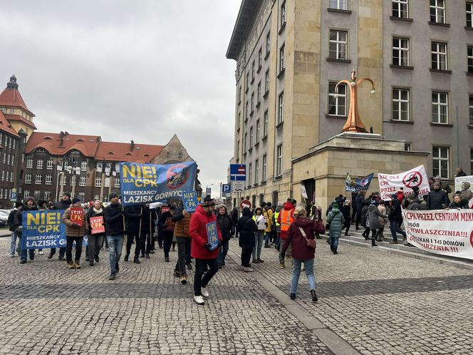 Protest przeciwko Kolei Dużych Prędkości w Katowicach 