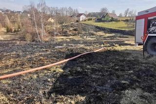 Pierwsza ofiara śmiertelna wypalania traw w Małopolsce. Nie żyje 78-letni mężczyzna
