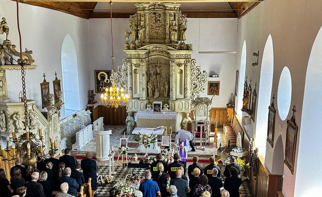 Ostatnia droga Ireny i Tadeusza. Cała wieś płakała na pogrzebie