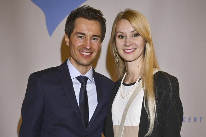 Kamil Stoch z żoną na słynnej gali! Ten szczegół u Ewy Bilan-Stoch od razu rzuca się w oczy