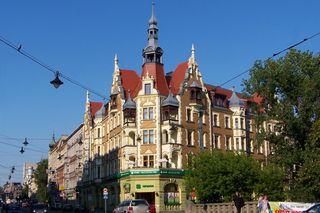 Zabytkowy Hotel Diament przy ulicy Zwycięstwa
