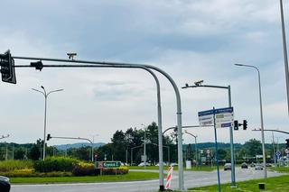 Montaż kamer systemu Red Light na Rondzie Solidarności w Nowym Sączu