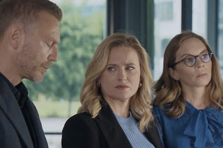 M jak miłość, odcinek 1686: Julia (Marta Chodorowska), Andrzej (Krystian Wieczorek), Sylwia (Hanna Turnau)