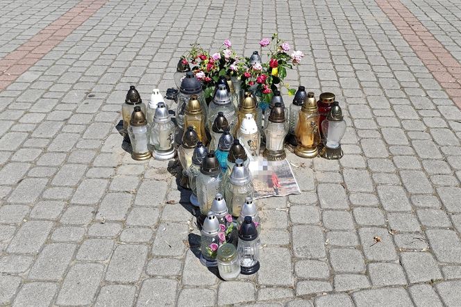 Kolorowe kwiaty i morze łez na pogrzebie Katarzyny z Raby Wyżnej. Zazdrosny mąż zabił ją 10 metrów od domu