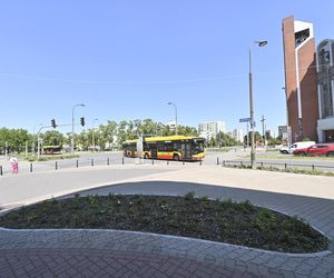 Mieszkańcy Warszawy oceniają efekty rozbetonowania stolicy. Przeżyliśmy upał na „zielonym skwerze”