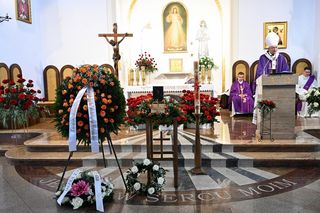   Pogrzeb Anatola Czaplickiego. Arcybiskup Galbas: pamięć o tym koszmarze długo nie przeminie