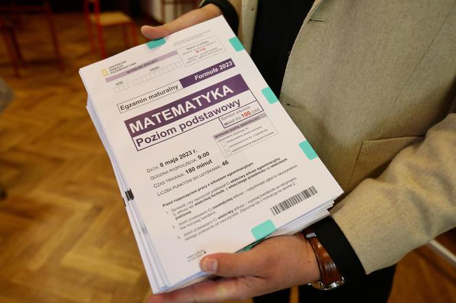 Matura z matematyki napisana w 10 minut. Uczeń nie został wypuszczony. "Oczy miałam jak pięciozłotówki"