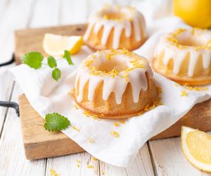 Babeczki do święconki – sprawdzony przepis na słodką ozdobę wielkanocnego koszyczka