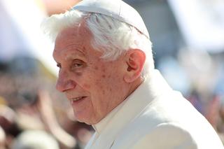 Benedykt XVI skończy w sobotę 95 lat