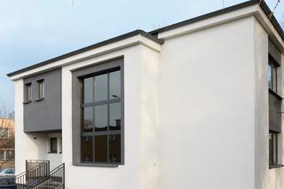 Nowoczesny dom ze starej kostki z czasów PRL