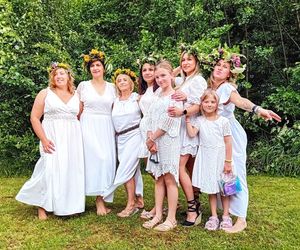 Wyjątkowe „Morsowe Wianki” ekipy Mors Może Więcej nad zalewem w Wąchocku. Było magicznie