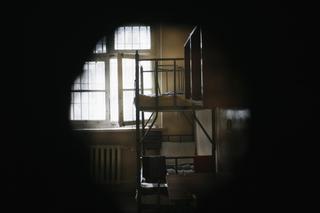 Giżycko: mężczyzna zabił konkubinę i powiesił się w celi