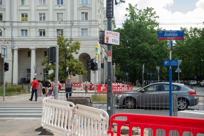 Skrzyżowanie Andersa z Anielewicza i Świętojerską