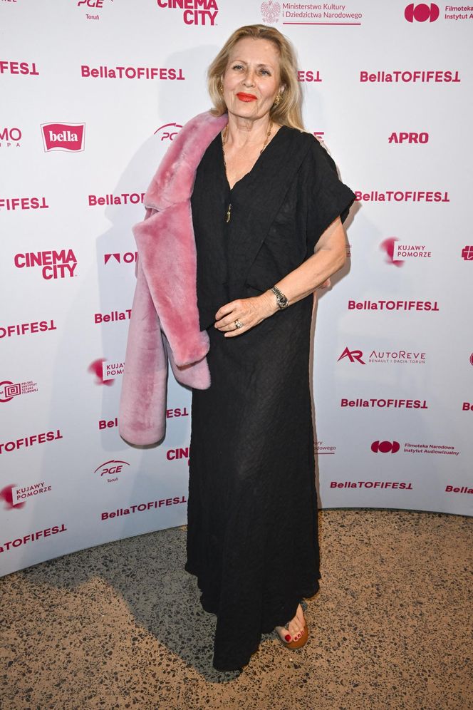 Gala Tofifest 2025 bez stylowych niespodzianek? Olśniewająca Warnke, Szapołowska znów w różowym futerku!