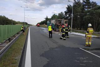 Naczepa tira poszła z dymem! Utrudnienia na A2 koło Konina [ZDJĘCIA]