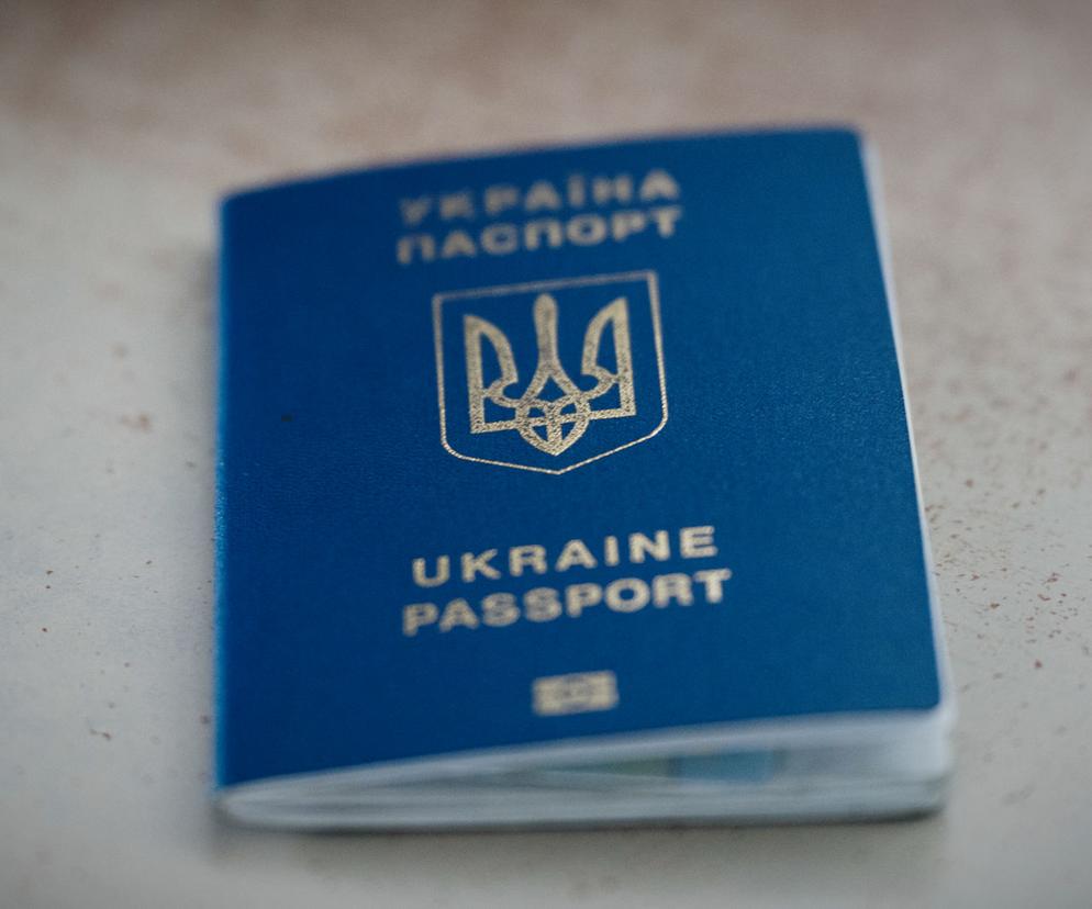 Chciał jechać na Ukrainę z paszportem bez wewnętrznych stron