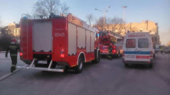 Zawaliła się ściana budynku na rogu Sienkiewicza/Tuwima