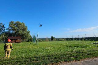 Motocyklista potrącił 6-letnie bliźniaczki. Śmigłowiec LPR w akcji