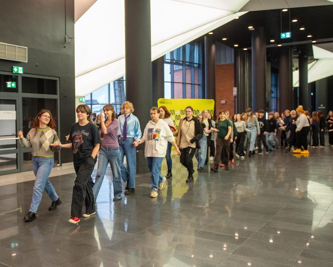 Łódzcy licealiści zatańczyli „belgijkę”