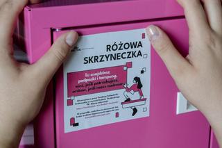 Na Politechnice Krakowskiej pojawiły się różowe skrzyneczki. To ważny gest dla studentek