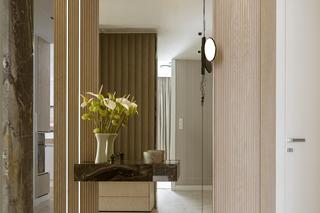 Wnętrze w stylu wielkomiejskiego modernizmu