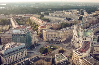 Warszawa plenerem filmowym? Te ujęcia pokazują, jaki potencjał kryje w sobie stolica [WIDEO]