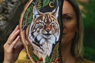 Sztuka na plastrach drewna. Aleksandra tworzy wyjątkowe obrazy bliskie naturze