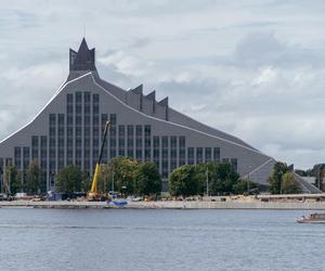 Biblioteka Narodowa Łotwy w Rydze - byliśmy w środku. Zobacz zdjęcia budynku w kształcie góry