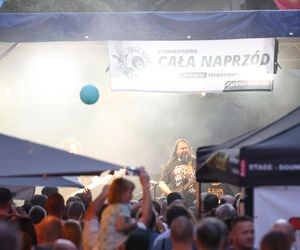 Hałas Miasta 2025 w Gliwicach. Zenek Kupatasa i Wiewiórka Na Drzewie na scenie