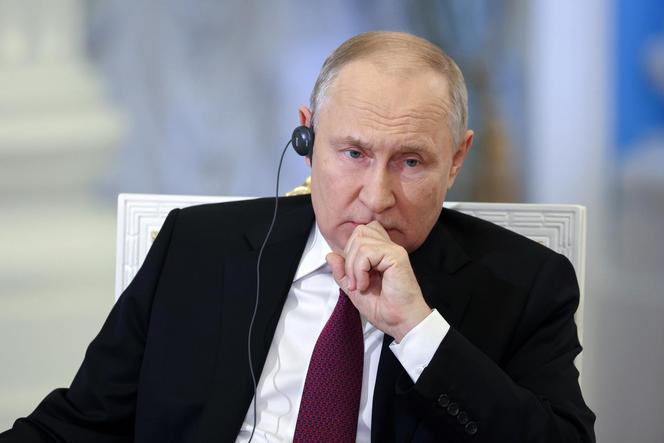 Co się dzieje z twarzą Putina?! "Kości policzkowe się rozchodzą". Szokujący widok