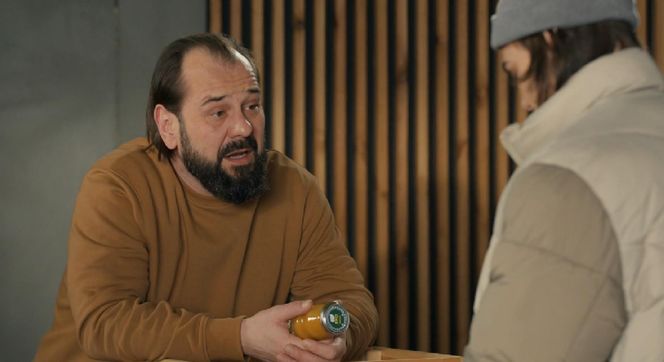 Barwy szczęścia, odcinek 3215. Borys (Jakub Wieczorek), Romeo (Jacek Tyszkiewicz)