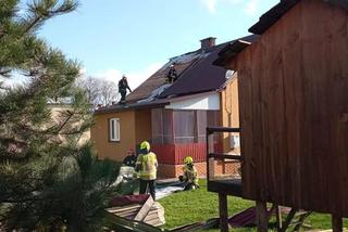 Wichury w województwie lubelskim. Szalejący wiatr zrywał dachy i łamał drzewa [ZDJĘCIA]