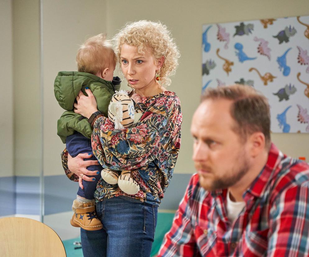 Na Wspólnej, odcinek 3569: Syn Beaty i Pawła ciężko skatowany?! Ciało Gucia całe w sińcach! - ZDJĘCIA