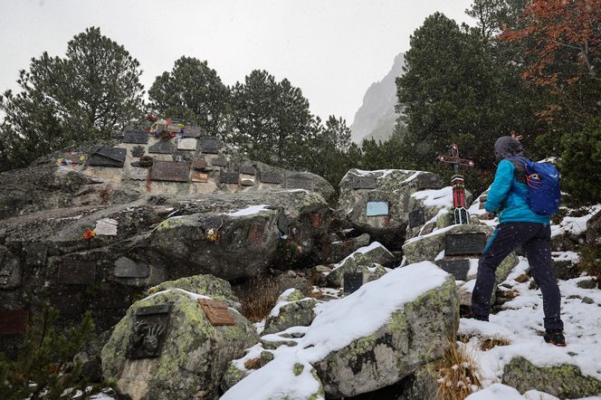 Wyjątkowy cmentarz w Tatrach Wysokich. „Umarłym na pamiątkę, żyjącym ku przestrodze”