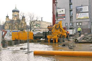 WARSZAWA: Powódź na budowie metra - ZDJĘCIA