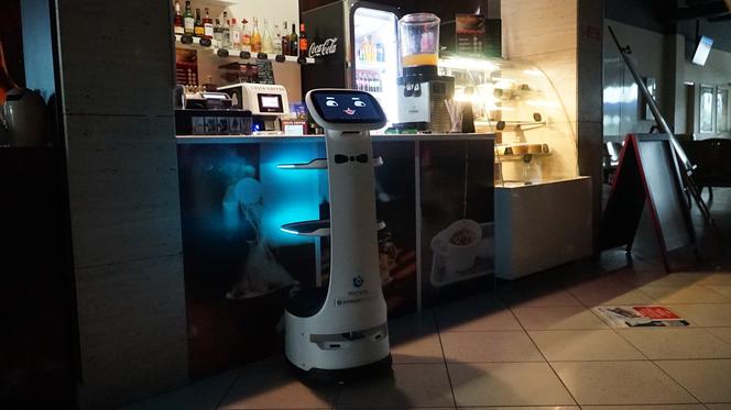 Ta obsługa to kosmos! W bydgoskim bistro do stołu podaje robot