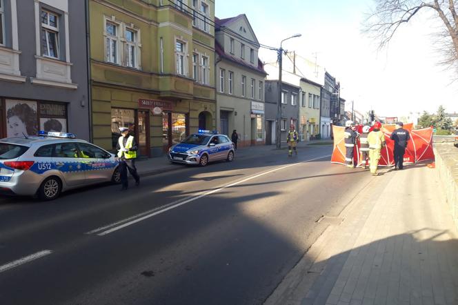 Tragiczny wypadek w Czempiniu. Rowerzysta wpadł pod autobus
