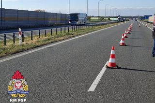 Wypadek na A1. Samochód wjechał w tył ciężarówki