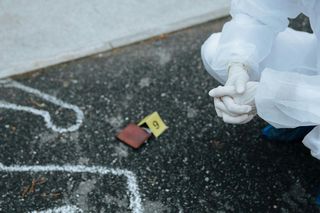 Co miał w głowie sprawca? Pytamy, gdy dowiadujemy się o kolejnym ataku. Ostatnio dorzucamy: skąd pochodził? Po co nam ta wiedza?