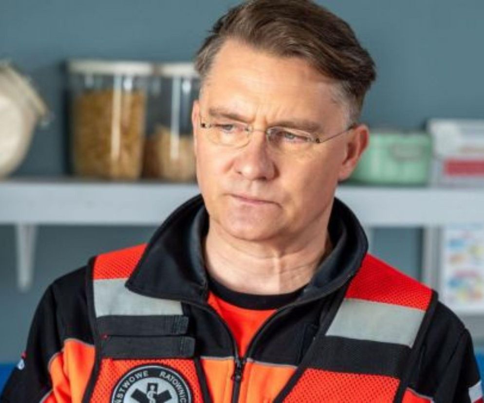 Na sygnale, odcinek 789: postrzelony w nogę bandyta walczy o życie, gdy kula po rykoszecie dociera do jego serca