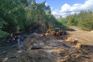  Łódź. Ludzie szczątki na dawnym poligonie na Brusie. To Stanisław Sojczyński Warszyc? [ZDJĘCIA].