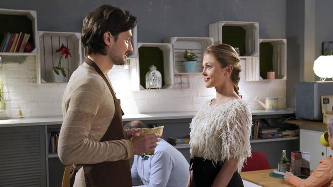 Barwy szczęścia, odc. 2254. Radek (Filip Kosior), Sandra (Joanna Opozda)