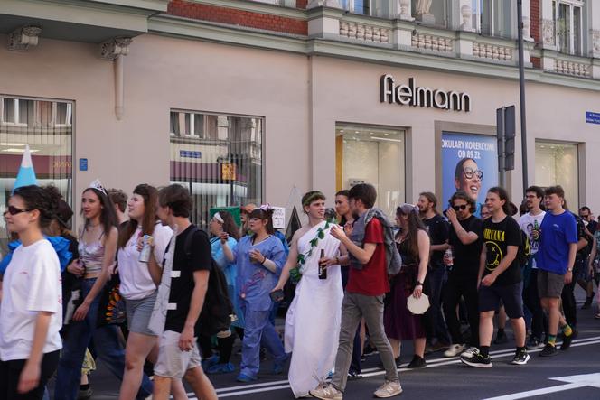 Igry 2024. Barwny korowód studentów przeszedł ulicami Gliwic