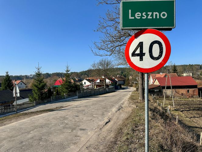 Stali i przyglądali się jak płonie ich dom. Padli ofiarą bezdusznego systemu. Wszystko przez absurdalne przepisy